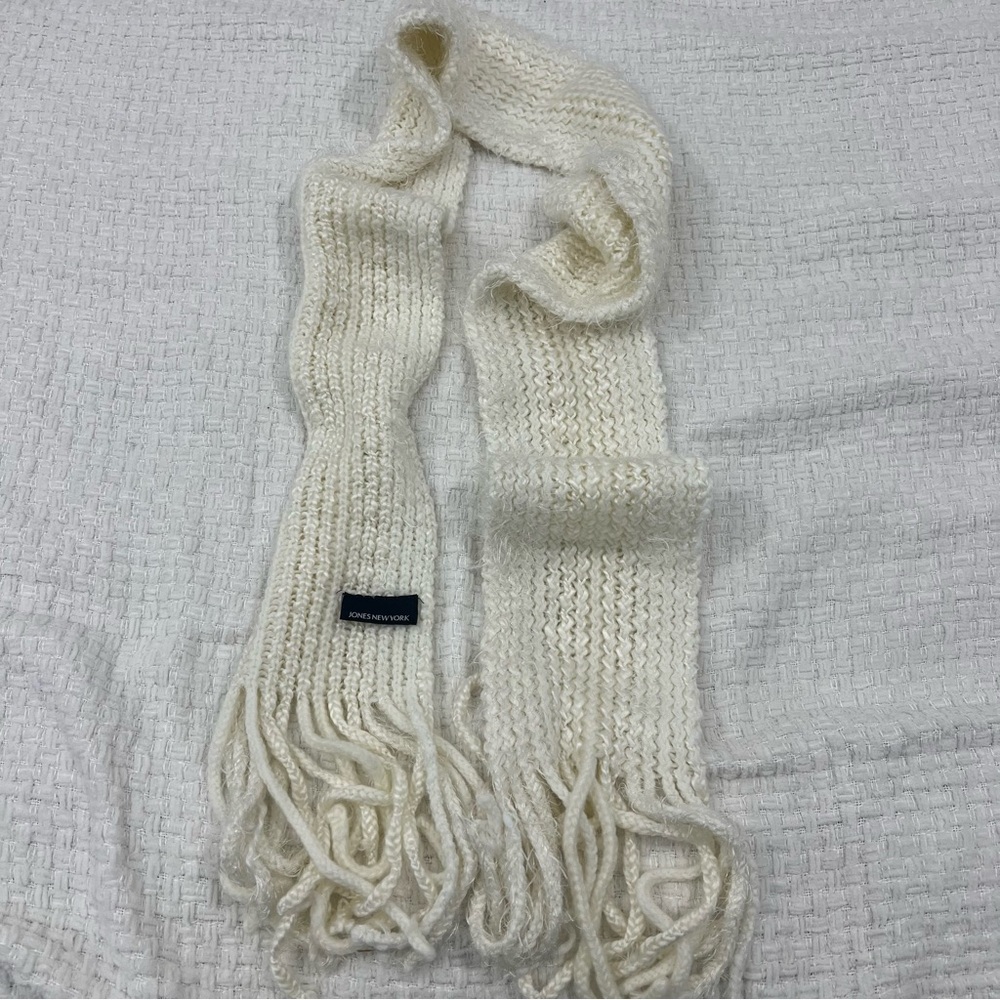 Jones New York Cream Knit Fringe Scarf Long Acrylic Blend 5x88 EUC